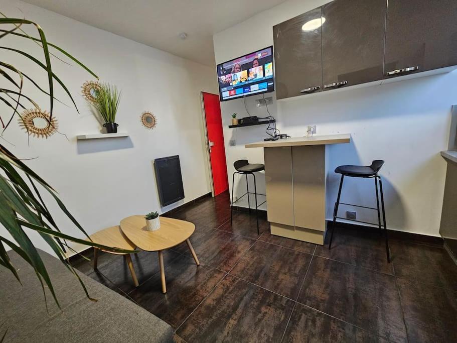 Appartement Proche Metro Paris Pantin Exterior photo