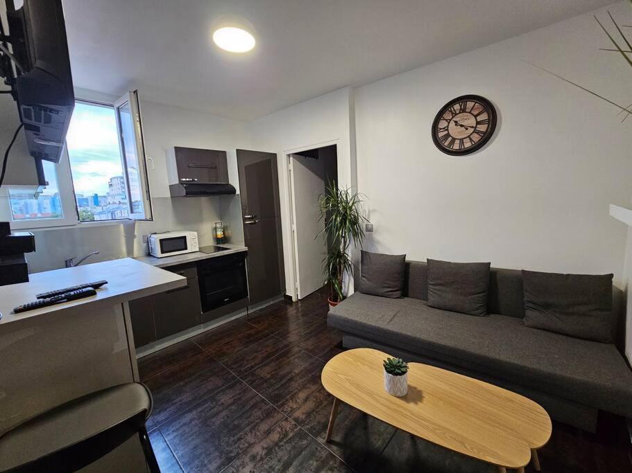 Appartement Proche Metro Paris Pantin Exterior photo